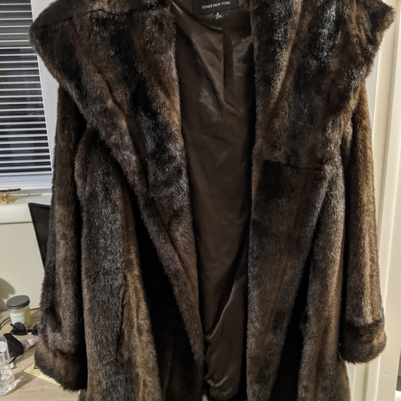 Jones New York faux fur jacket - Picture 5 of 5